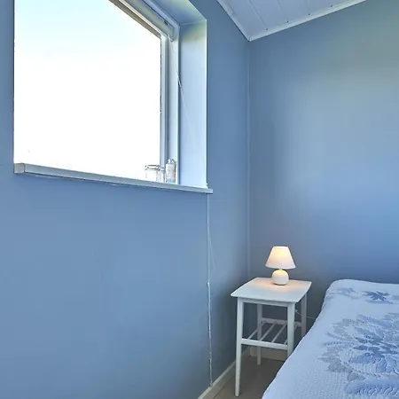 Sommerhus Med Smuk Udsigt Ved Gudhjem Og Svaneke