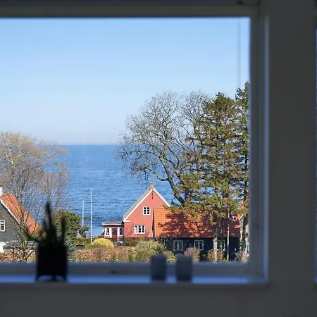Sommerhus Med Smuk Udsigt Ved Gudhjem Og *