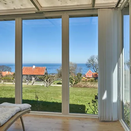 Dom wakacyjny Sommerhus Med Smuk Udsigt Ved Gudhjem Og